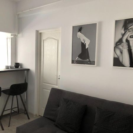 Staycity Modern Apartment บูคาเรสต์ ภายนอก รูปภาพ